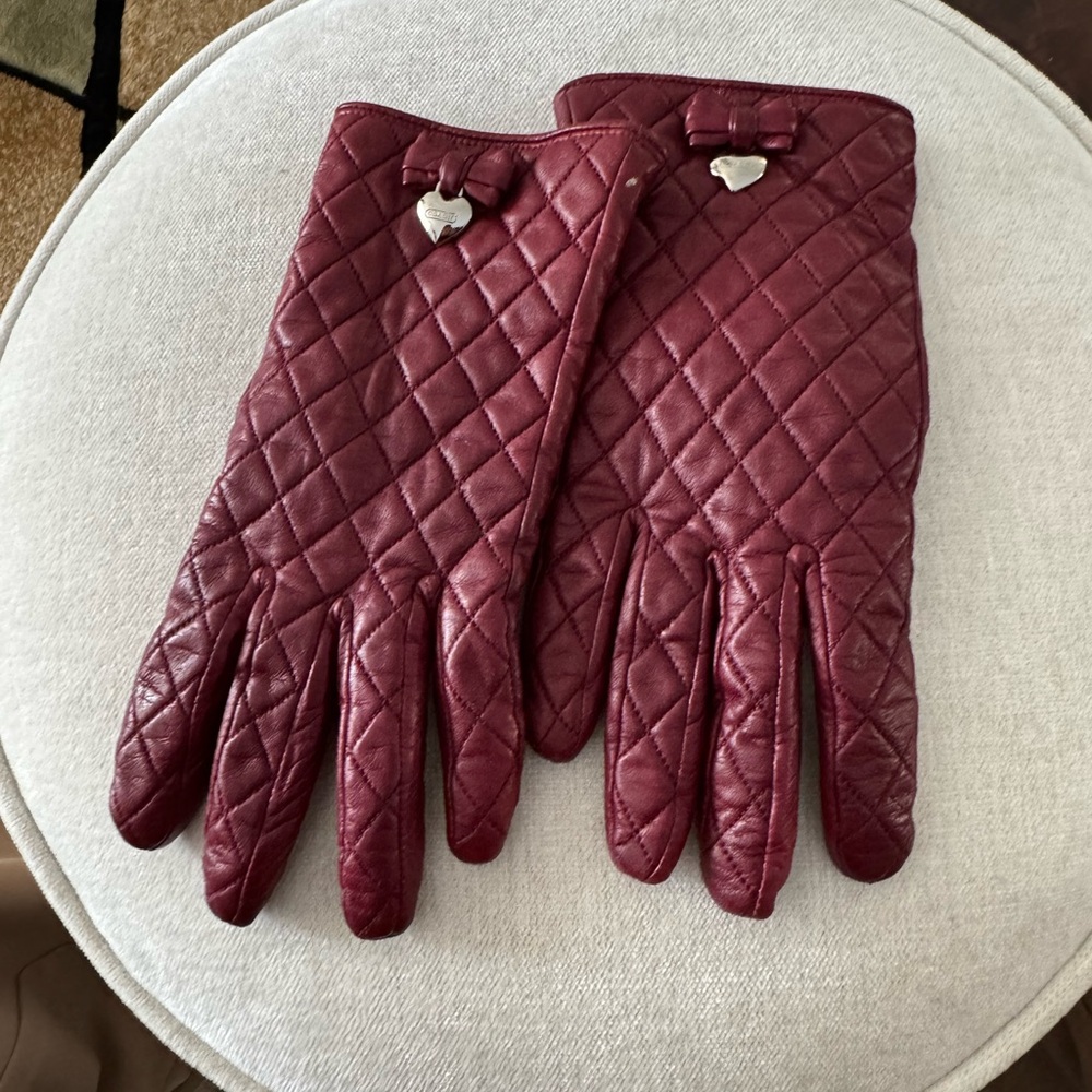 Coach ladies leather quilted gloves size 7.5 burgundy